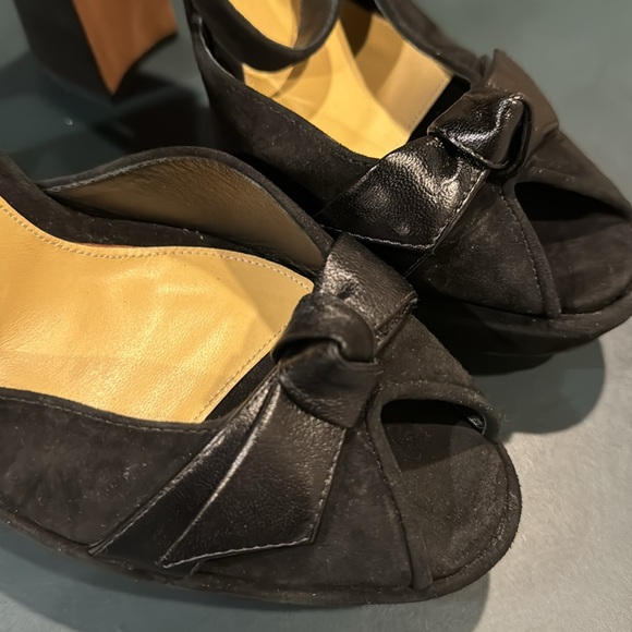 Alexandre Birman Clarita Curve Suede Platform Sandals - Picture 4 of 7